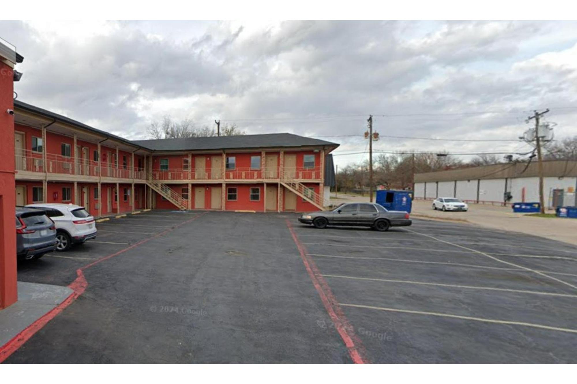 Exclusivo Inn By Oyo Grand Prairie, Tx Екстериор снимка